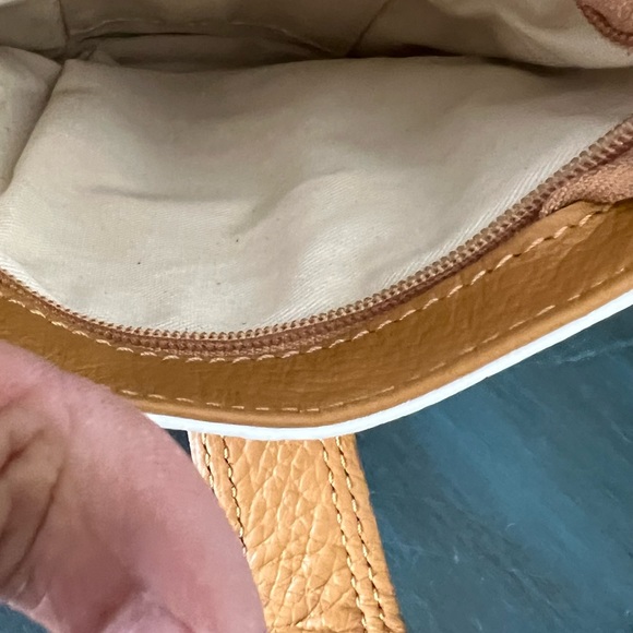 Italian Leather Crossbody in white - Picture 5 of 5